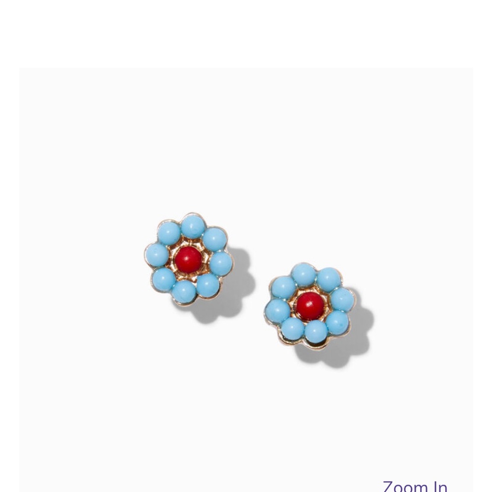 NWOT 🌼 floral stud earrings 🌼 - Picture 7 of 7